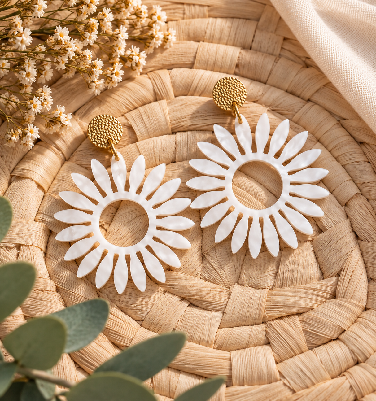 Pendientes Flor Margarita – Acrílico y Acero Inoxidable