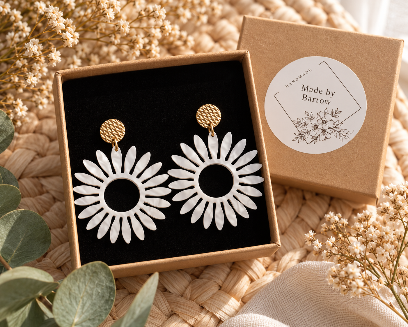 Pendientes Flor Margarita – Acrílico y Acero Inoxidable