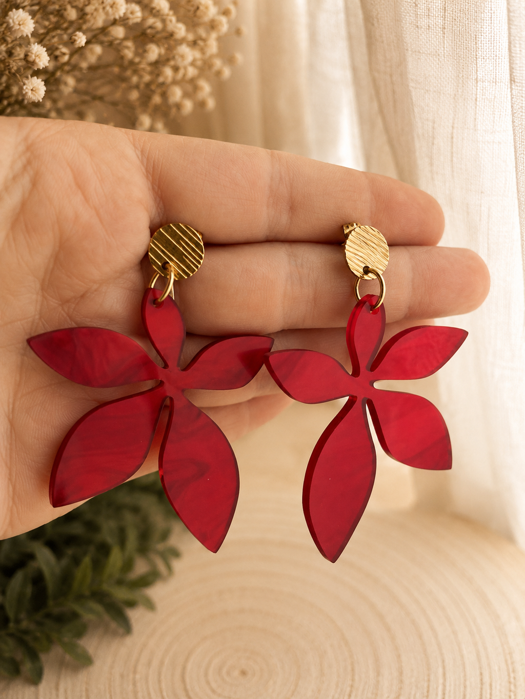 Pendientes Flor Roja– Joyería Artesanal de Acrílico